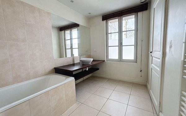 Appartement à vendre    3 pièces • 72,72 m2 Tours