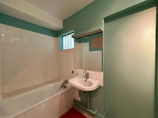 A vendre, appartement de type 3 dans un secteur recherché de Périgueux 24000 avec balcon, garage et cave