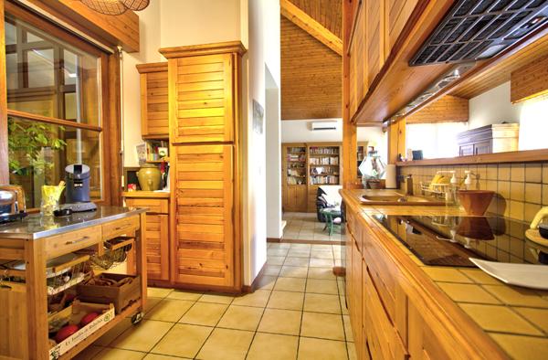 LE PASSAGE - Maison de plain-pied de 125m² habitables avec 3 chambres, 1 bureau, garage et terrain clos de 730m².