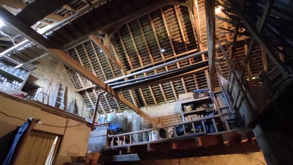 RARE - ANCIENNE FERME A RENOVER