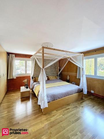 Villa Pourrieres 6 pièces 213 m2