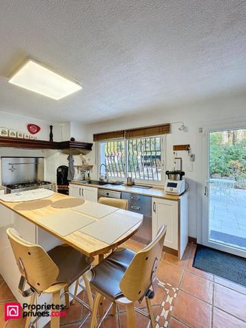 Villa Pourrieres 6 pièces 213 m2