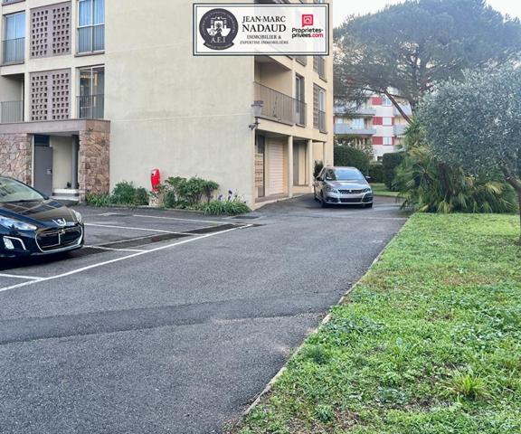 Fréjus - T3 complet : terrasse, loggia, garage, grande cave, 3 parkings privés