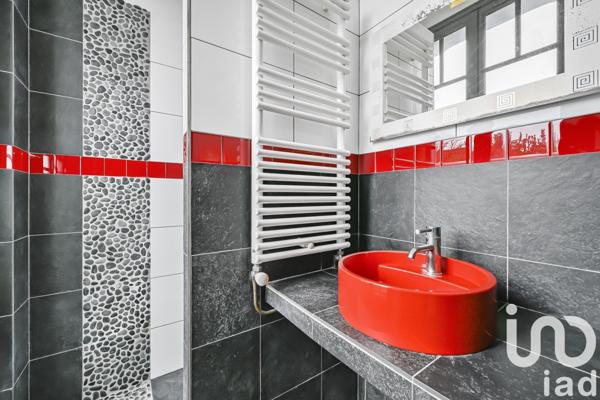 Maison traditionnelle 12 pièces de 272 m² à Argenteuil (95100)