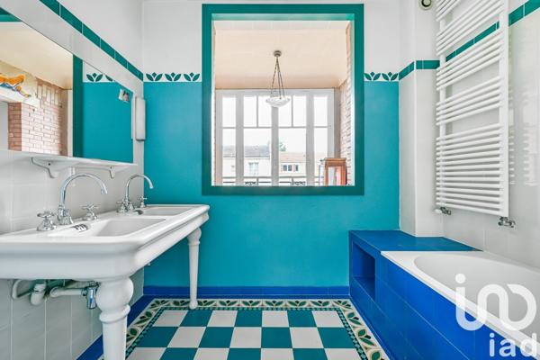 Maison traditionnelle 12 pièces de 272 m² à Argenteuil (95100)