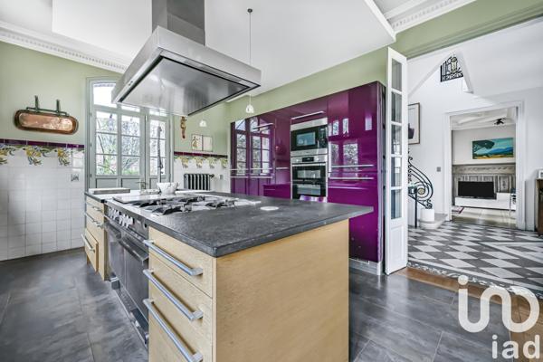 Maison traditionnelle 12 pièces de 272 m² à Argenteuil (95100)