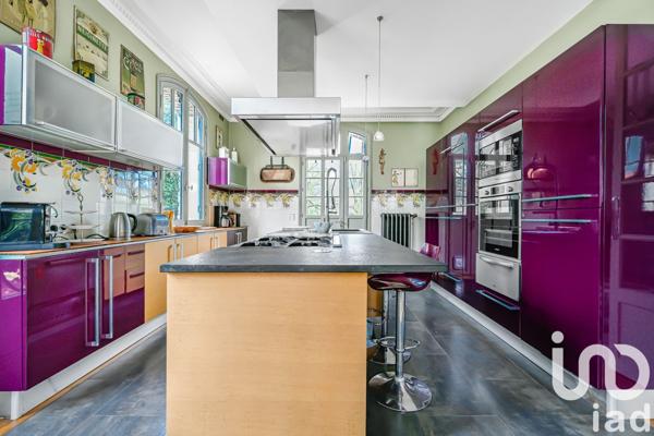 Maison traditionnelle 12 pièces de 272 m² à Argenteuil (95100)