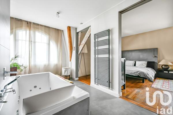 Maison traditionnelle 12 pièces de 272 m² à Argenteuil (95100)