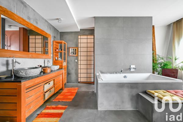 Maison traditionnelle 12 pièces de 272 m² à Argenteuil (95100)