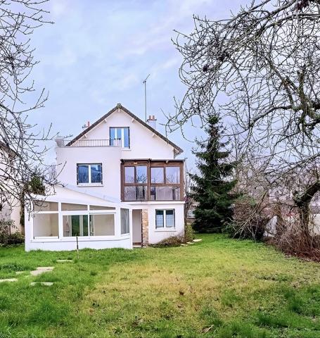 Maison de 155 m² – 4 chambres – 6 pièces – 2 vérandas – Chatou