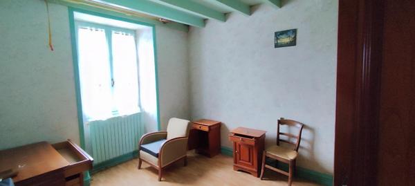 Maison de 145 m² avec 6 chambres, dépendances