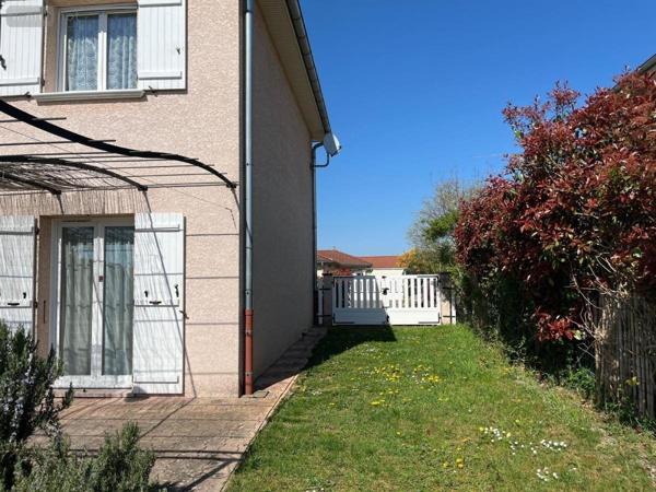 Maison à vendre à Villieu-Loyes-Mollon dans l'Ain (01800), ref : 01067-882