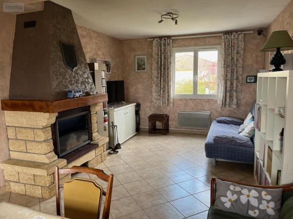 Maison à vendre à Villieu-Loyes-Mollon dans l'Ain (01800), ref : 01067-882