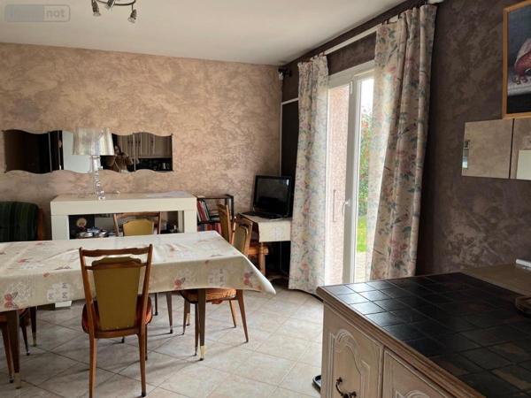 Maison à vendre à Villieu-Loyes-Mollon dans l'Ain (01800), ref : 01067-882