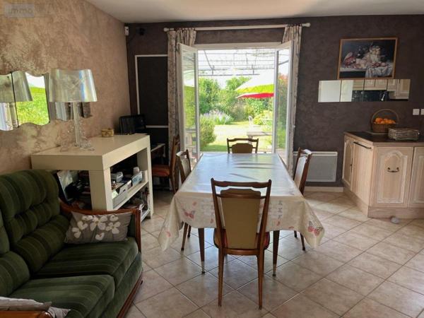 Maison à vendre à Villieu-Loyes-Mollon dans l'Ain (01800), ref : 01067-882