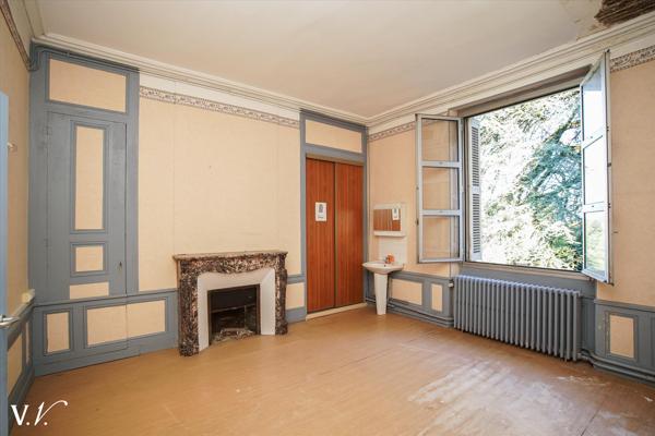 SAINT AVERTIN - ANCIEN PRIEURE A RENOVER