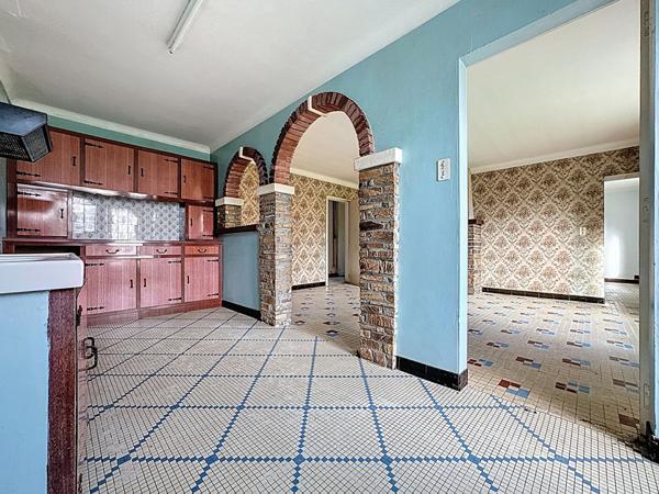 Maison familiale à vendre à CHAMPTOCEAUX - 4 chambres, jardin et dépendances