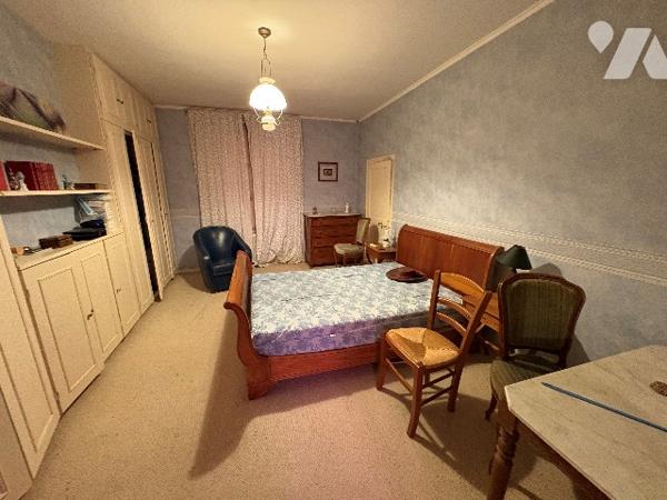 Maison de village de plain-pied à vendre à MONTMORT LUCY (51270)

Beaucoup de charme, A VOIR!