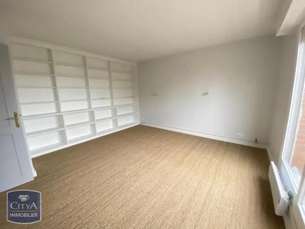 Appartement à louer 5 pièces 127.87m²