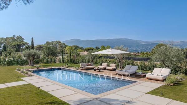 Somptueuse villa en pierre avec vue panoramique et finitions haut de gamme