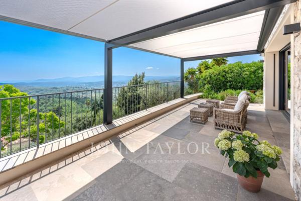 Propriété d’exception de très grand standing, vue panoramique collines et mer