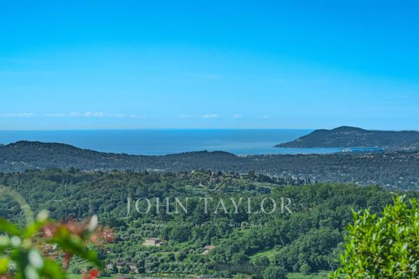 Propriété d’exception de très grand standing, vue panoramique collines et mer