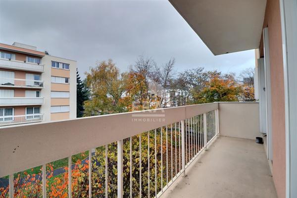 Appartement Taverny 4 pièce(s) 84.61 m2 + cave + Place de parking