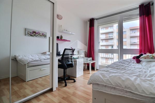 Appartement Taverny 4 pièce(s) 84.61 m2 + cave + Place de parking