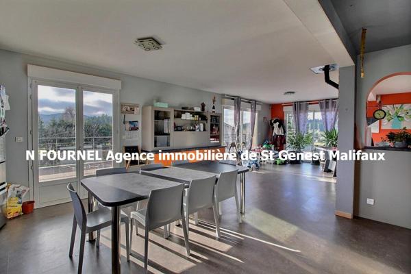 Entre Riotord 43220 et Marlhes 42660 maison sur sous-sol complet 175m² habitables 3/4 chambres sur 2643m² de terrain avec entrepôt indépendant de 160m²  idéal pour un artisan