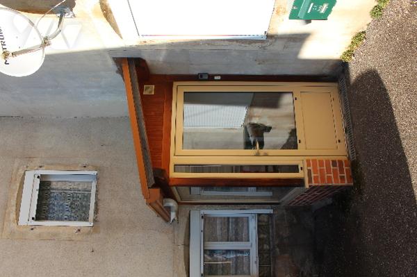 Spacieuse et lumineuse maison historique (ancien café du village), avec dépendances