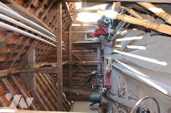 Spacieuse et lumineuse maison historique (ancien café du village), avec dépendances