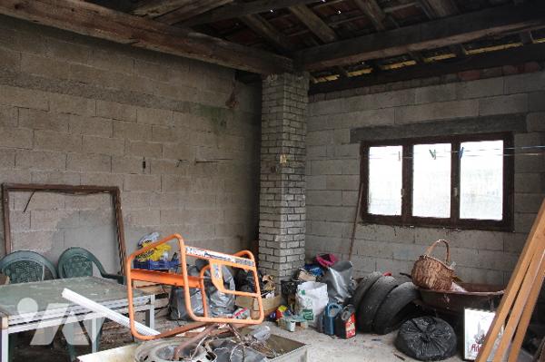 Spacieuse et lumineuse maison historique (ancien café du village), avec dépendances