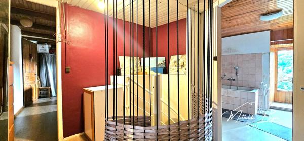 Molompize – Maison en pierre avec dépendances