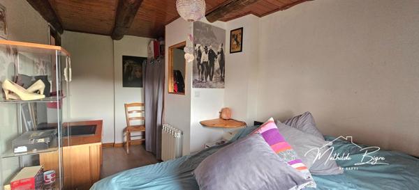 Molompize – Maison en pierre avec dépendances