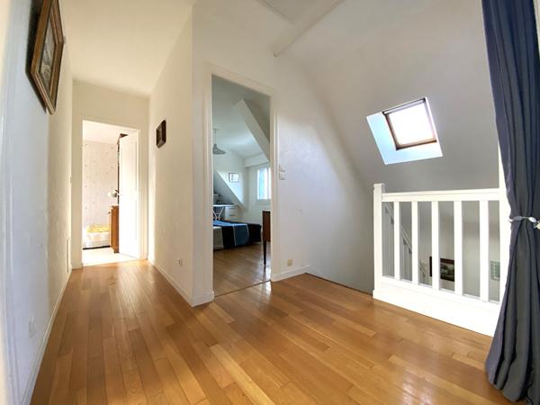 à vendre à Séné Maison avec vue sur le Golfe du Morbihan sous sol complet carport