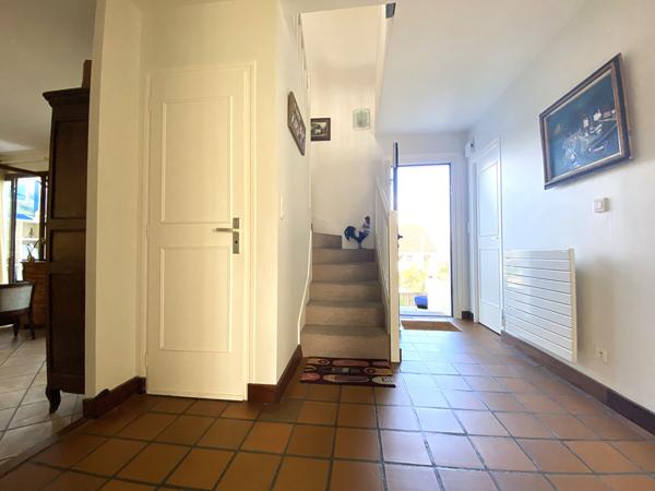 à vendre à Séné Maison avec vue sur le Golfe du Morbihan sous sol complet carport