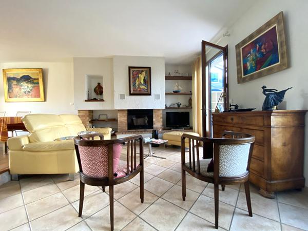 à vendre à Séné Maison avec vue sur le Golfe du Morbihan sous sol complet carport