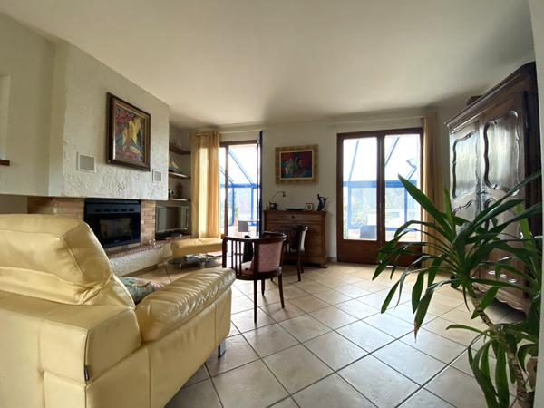à vendre à Séné Maison avec vue sur le Golfe du Morbihan sous sol complet carport
