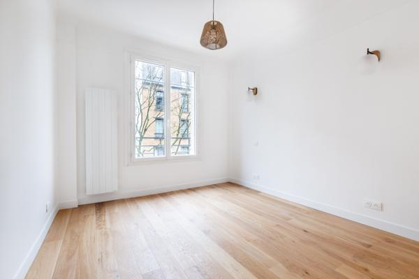 Montrouge (92120) Lumineux, en parfait état