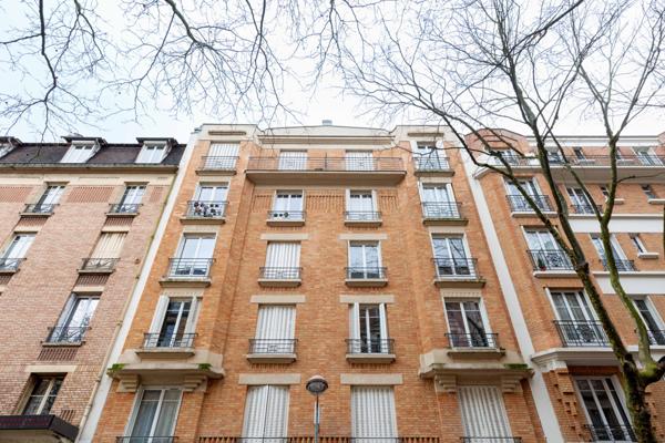 Montrouge (92120) Lumineux, en parfait état