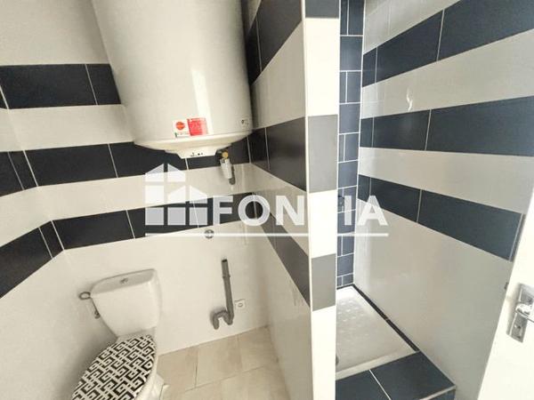 Location Appartement 2 pièces 35 m² - RUE DU CONTE DES PERMISSIONS, 40 Divonne Les Bains 01220