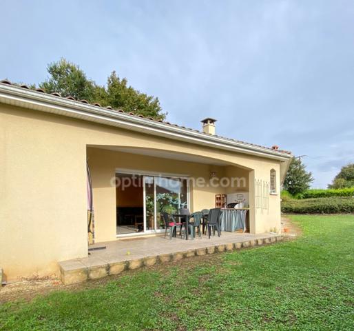 Mornac. Maison 116 m², 4 chambres, plain pied avec garage et piscine