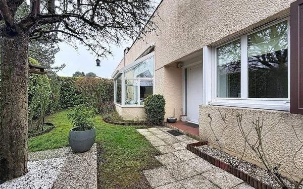 Maison à vendre    5 pièces • 106 m2 Voisins-le-Bretonneux