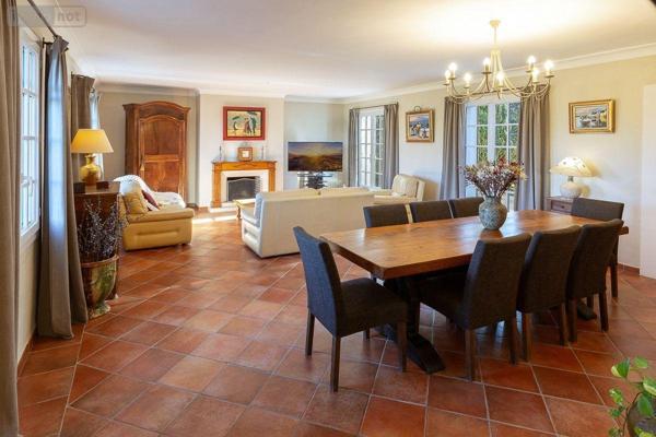 Villa à vendre à Aix-en-Provence dans les Bouches-du-Rhône (13100), ref : 10521/31 SAINT DONAT