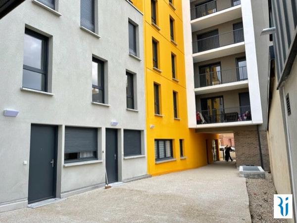 SOTTEVILLE LES ROUEN CLINIQUE DE L'EUROPE - F1 MEUBLE de 20,64 m² dans un immeuble récent en fond de cour