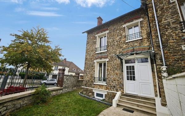 Maison à louer    4 pièces • 111,64 m2 Mantes-la-Jolie