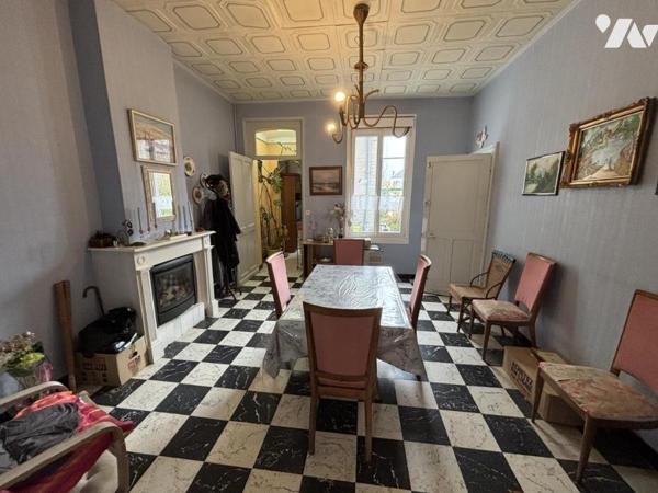 CAMBRAi, Maison Mitoyenne , 3 chambres et terrain