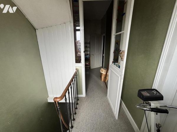 CAMBRAi, Maison Mitoyenne , 3 chambres et terrain