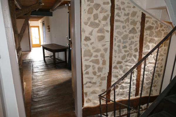 Grande maison rénovée avec atelier ou local commercial, terrasse panoramique et jardin (Mourjou - Puycapel, 15)
