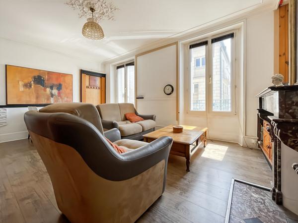 APPARTEMENT CENTRE-VILLE AVEC 2 CHAMBRES